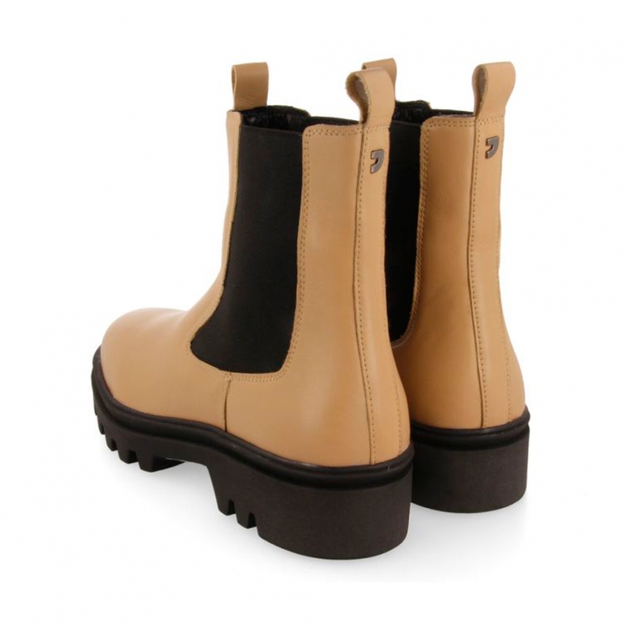 nackte-chelsea-stiefelette-mit-elastischen-elastischen-und-fornach-spursohle nackte-chelsea-stiefelette-mit-elastischen-elastischen-und-fornach-spursohle
