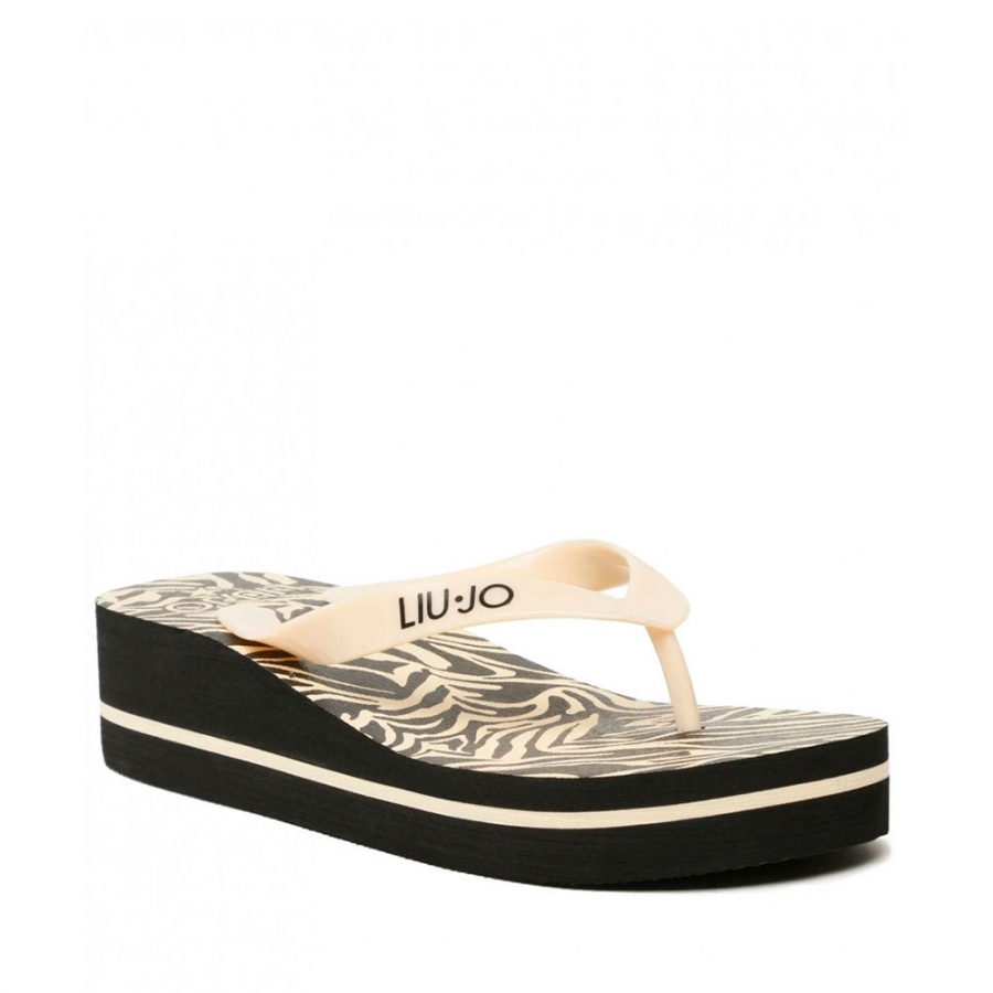 hohe-naturliche-zebra-flip-flops hohe-naturliche-zebra-flip-flops