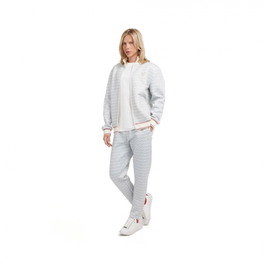 t-shirt-avec-logo-sur-le-devant