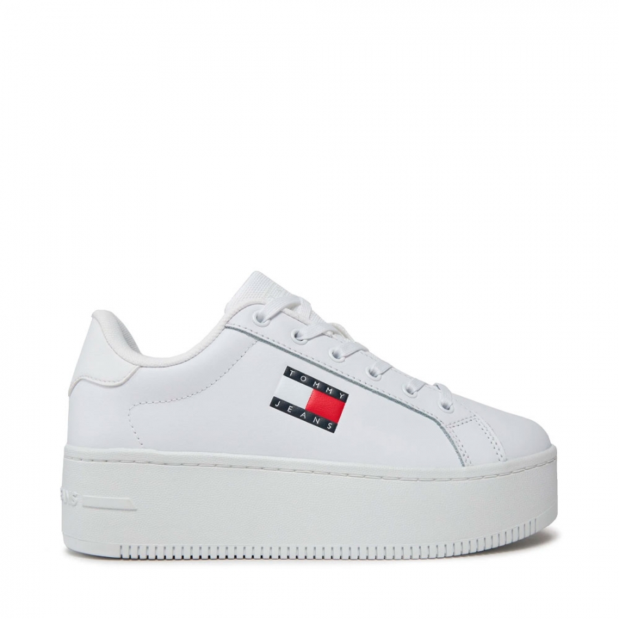 sneakers-essentiels-plateforme