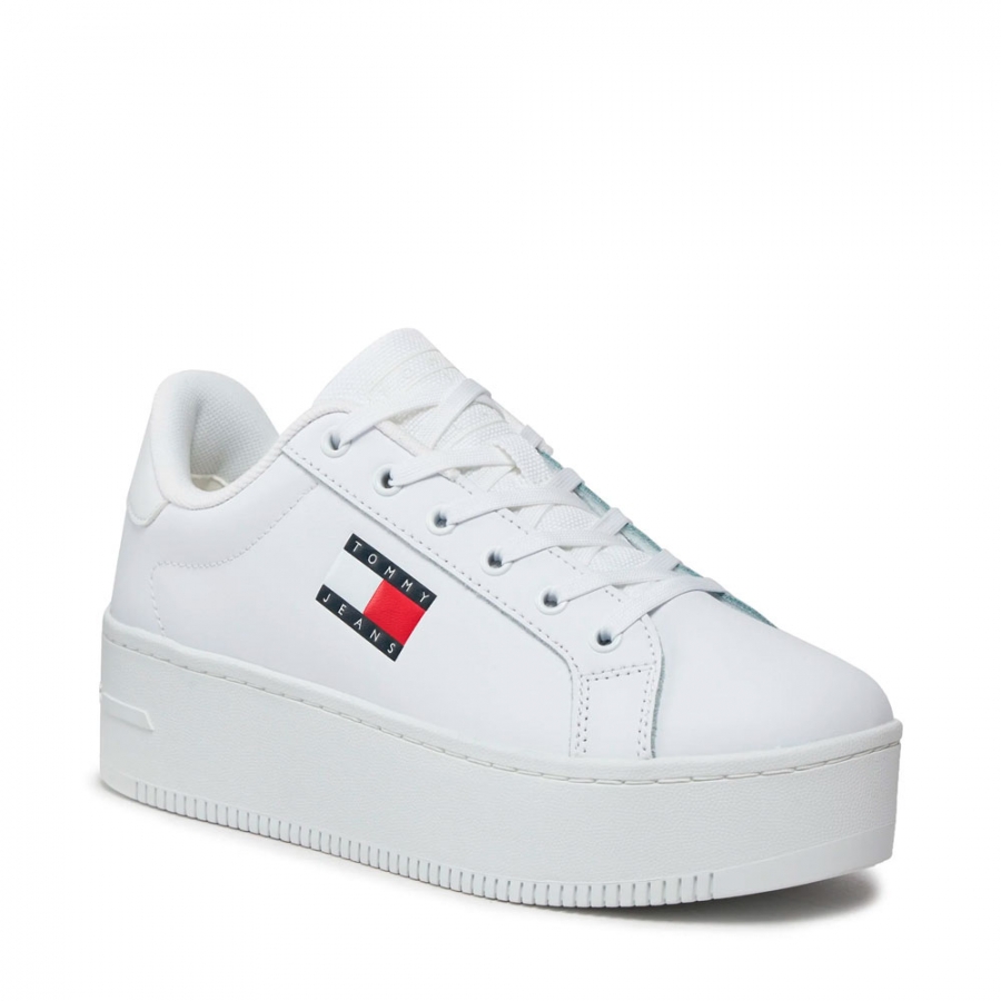 sneakers-essentiels-plateforme