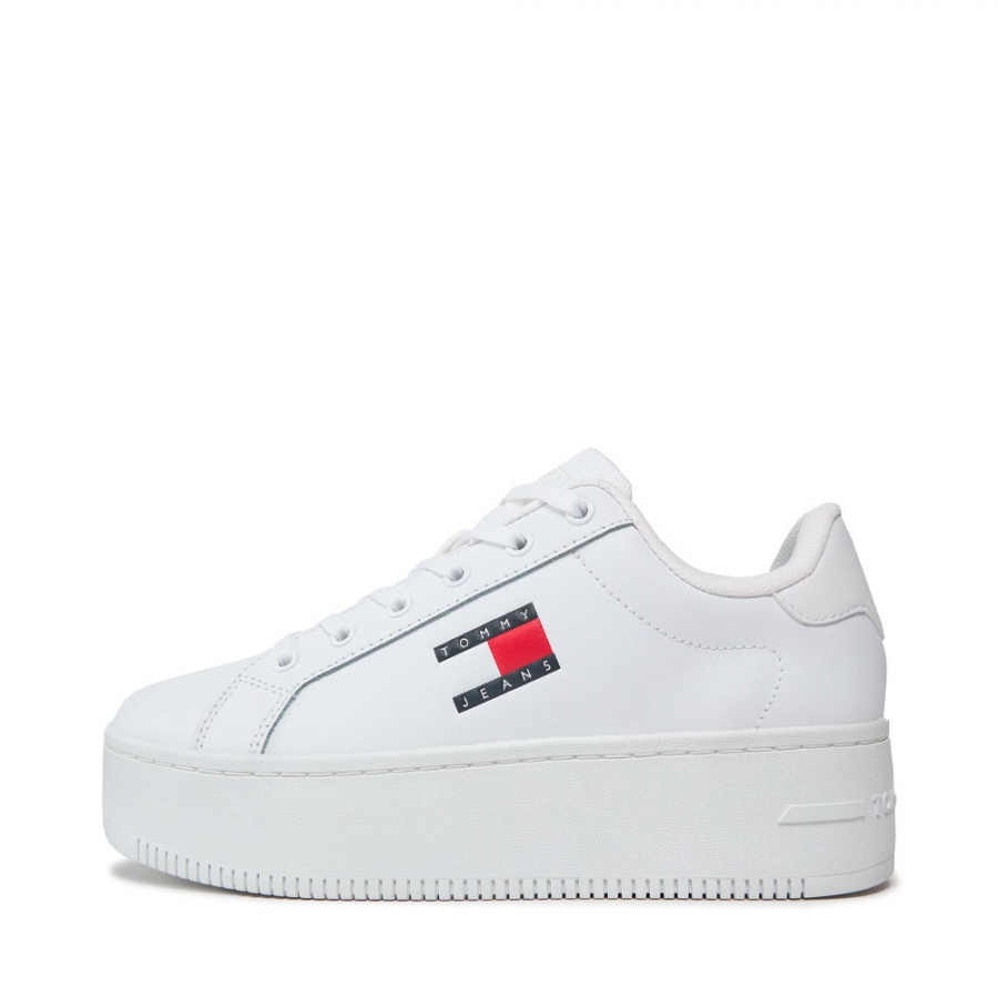 sneakers-essenziali-con-platform sneakers-essenziali-con-platform