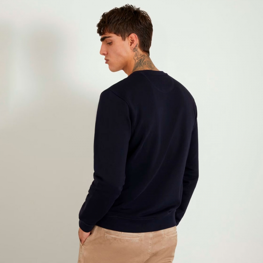 sweatshirt-mit-aufgesticktem-logo sweatshirt-mit-aufgesticktem-logo