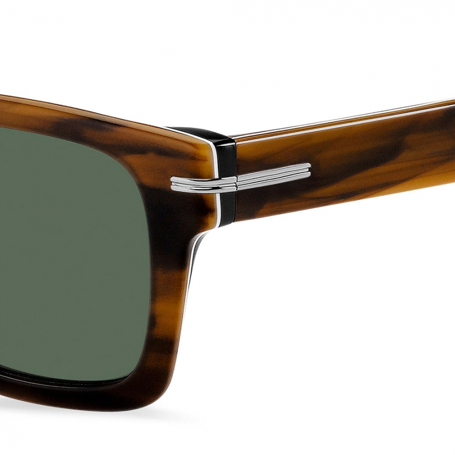 sonnenbrille-mit-silberfarbigen-details sonnenbrille-mit-silberfarbigen-details