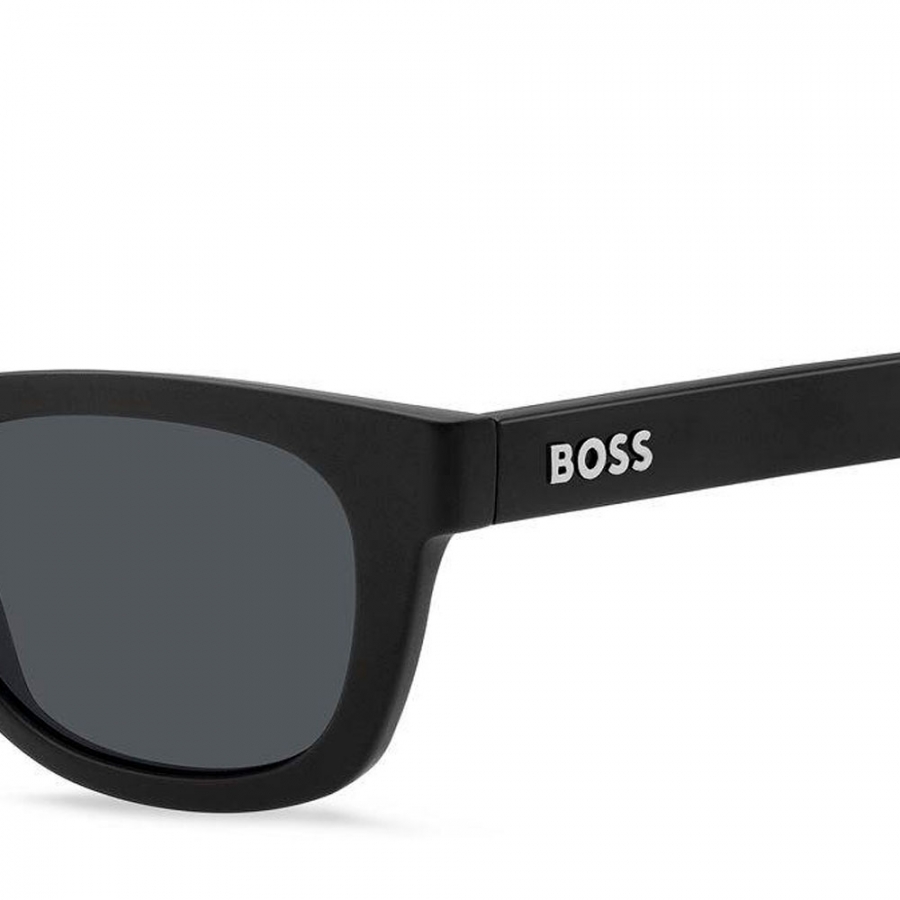 sunglasses-with-3d-logo sunglasses-with-3d-logo