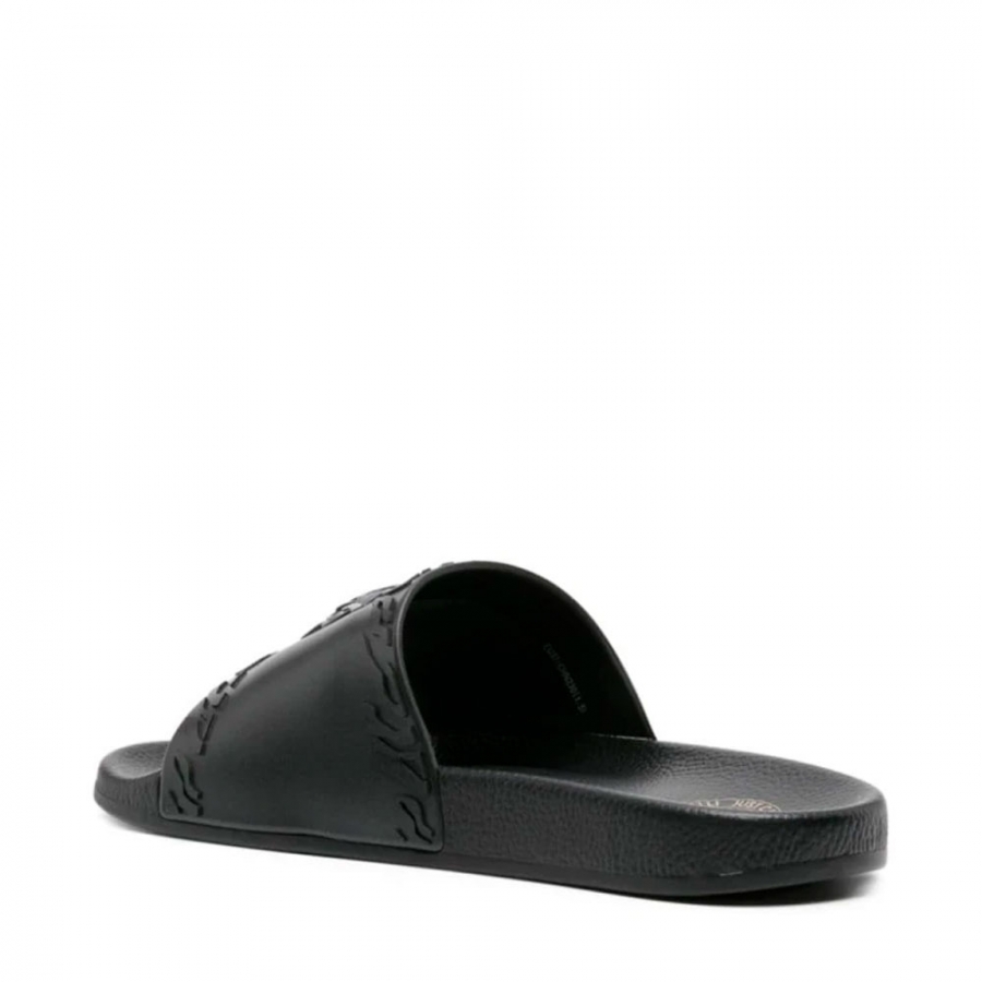 flip-flops-mit-schwarzer-unten flip-flops-mit-schwarzer-unten