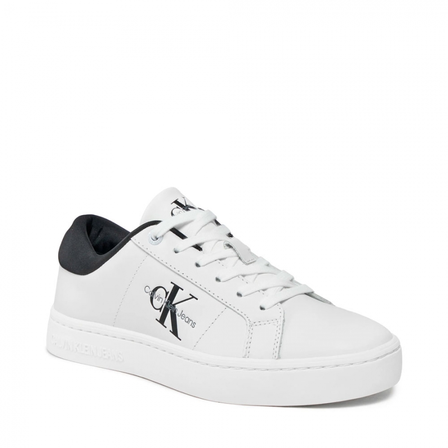 klassischer-sneaker-mit-niedriger-schnurung-und-cupsole klassischer-sneaker-mit-niedriger-schnurung-und-cupsole
