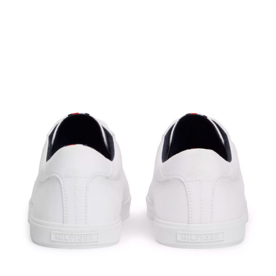 sneakers-iconiche-essenziali-con-logo-ricamato