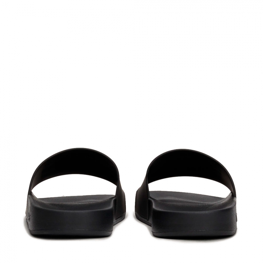 flip-flops-with-embossed-logo