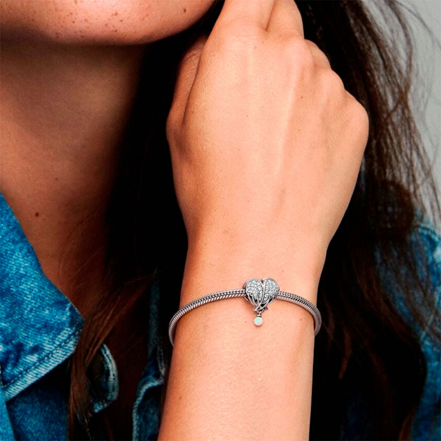 amuleto-de-asas-de-anjo-e-coracao-brilhante-792980c01 amuleto-de-asas-de-anjo-e-coracao-brilhante-792980c01