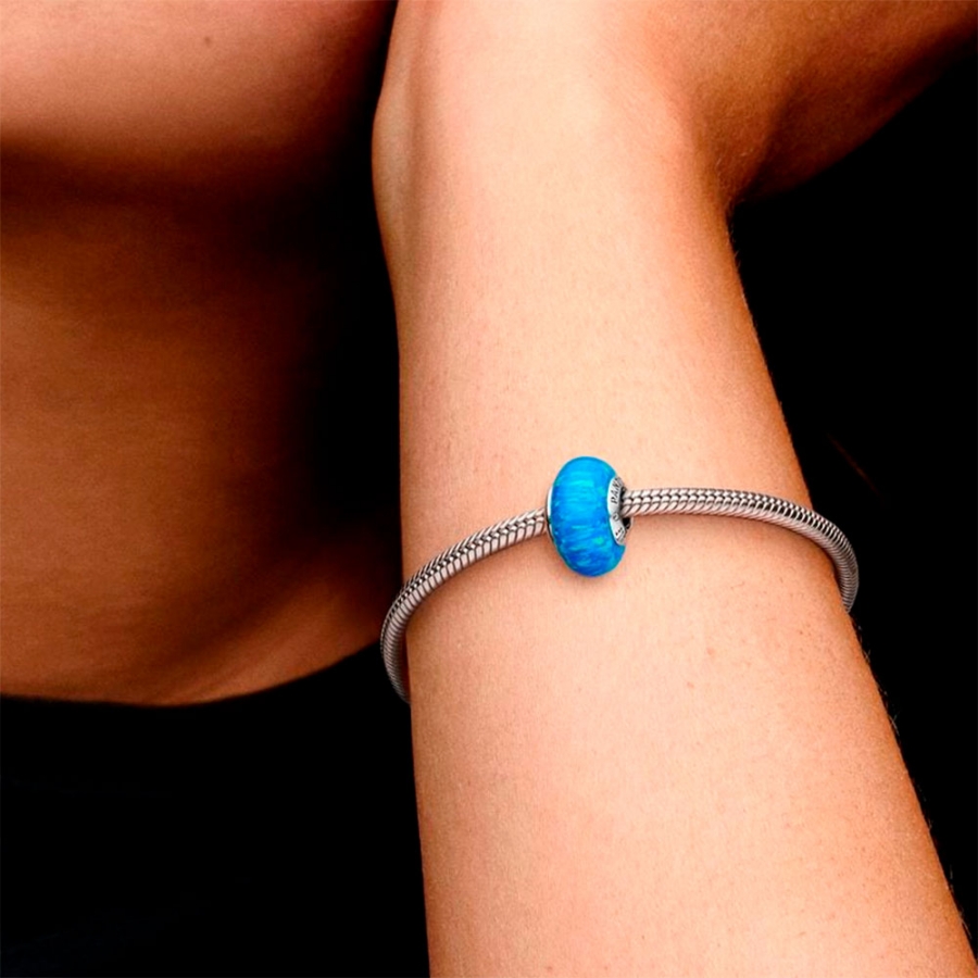 tiefblauer-opalisierender-ozean-charm-791691c02 tiefblauer-opalisierender-ozean-charm-791691c02