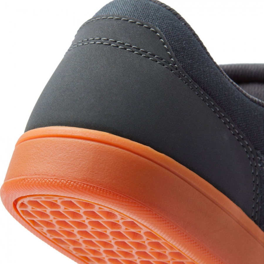 sneakers-en-cuir-crise-2 sneakers-en-cuir-crise-2