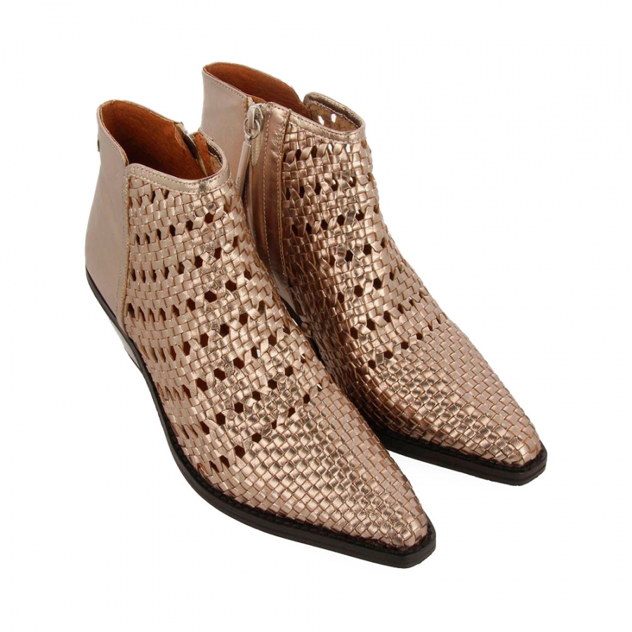 geflochtene-cowboystiefel-von-crawford geflochtene-cowboystiefel-von-crawford