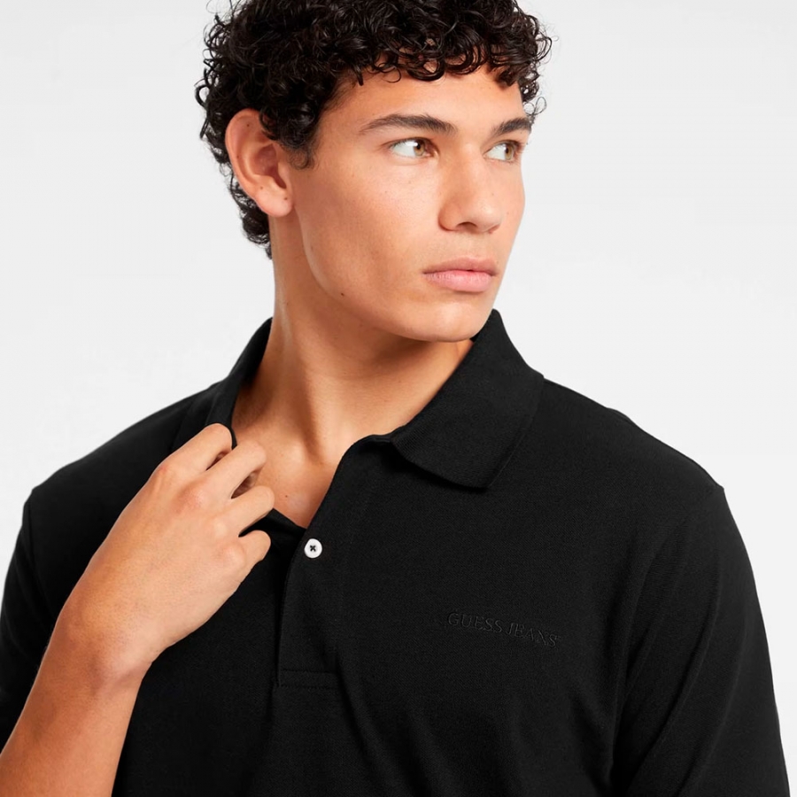 poloshirt-mit-aufgesticktem-logo poloshirt-mit-aufgesticktem-logo