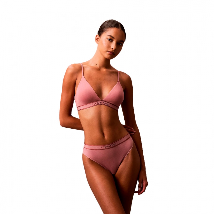 string-logo-ton-sur-ton string-logo-ton-sur-ton