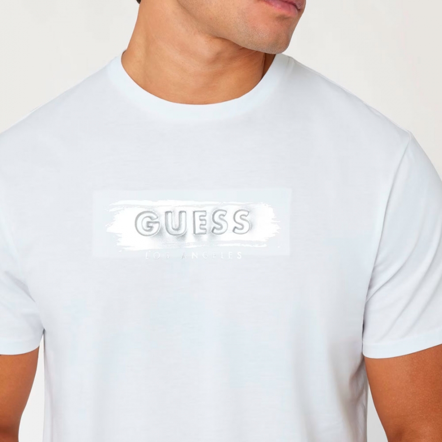 t-shirt-mit-laminiertem-logo t-shirt-mit-laminiertem-logo