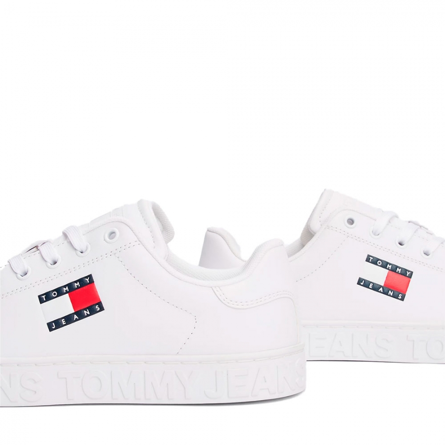 sneakers-con-platform-essenziali sneakers-con-platform-essenziali