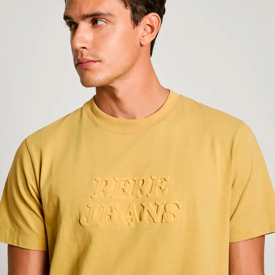 camiseta-logo-en-relieve-fit-regular camiseta-logo-en-relieve-fit-regular