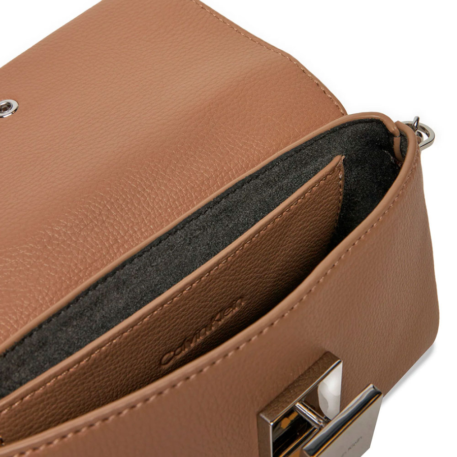 sac-bandouliere-plaque-avec-chaine sac-bandouliere-plaque-avec-chaine