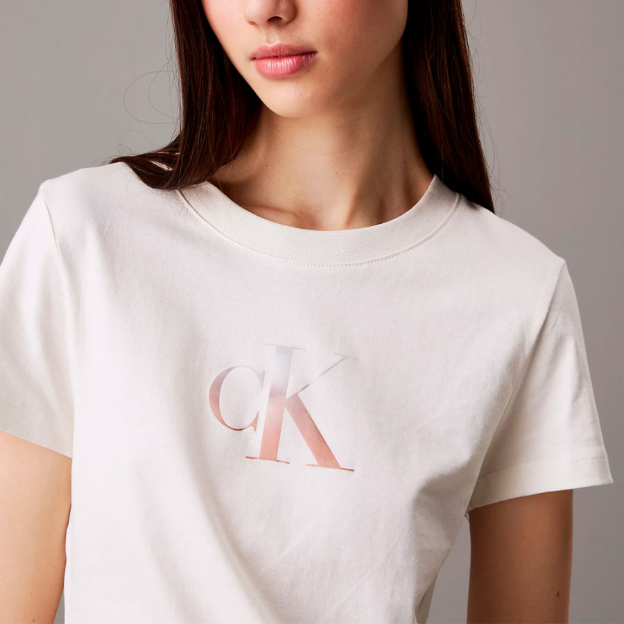 schlankes-t-shirt-mit-monogramm schlankes-t-shirt-mit-monogramm