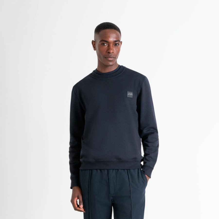 regular-fit-sweatshirt-aus-nachhaltigem-stoff-mit-logo regular-fit-sweatshirt-aus-nachhaltigem-stoff-mit-logo