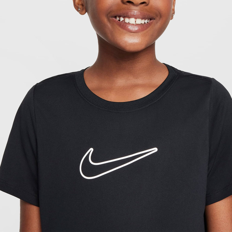 un-t-shirt-ajuste-pour-enfants un-t-shirt-ajuste-pour-enfants