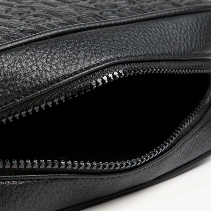 schultertasche-mit-monogramm schultertasche-mit-monogramm