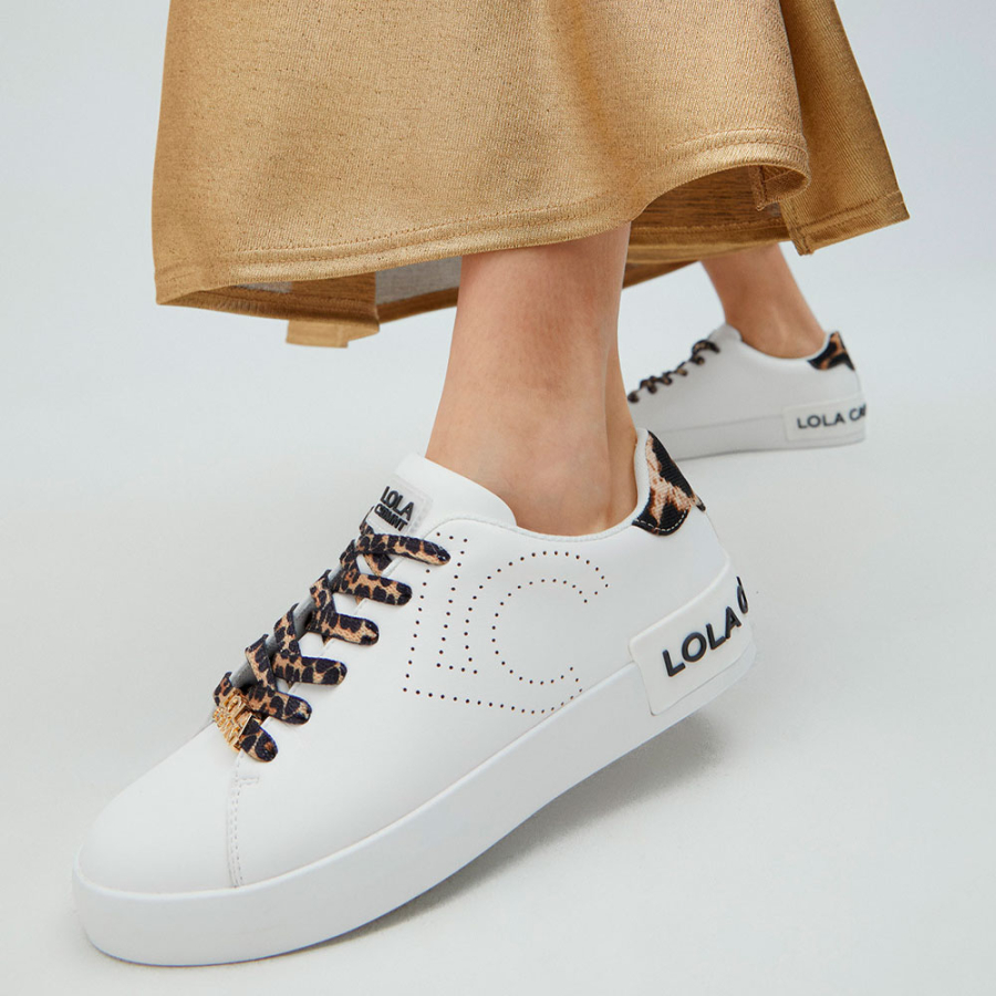 chaussure-de-sport-avec-detail-perfore chaussure-de-sport-avec-detail-perfore