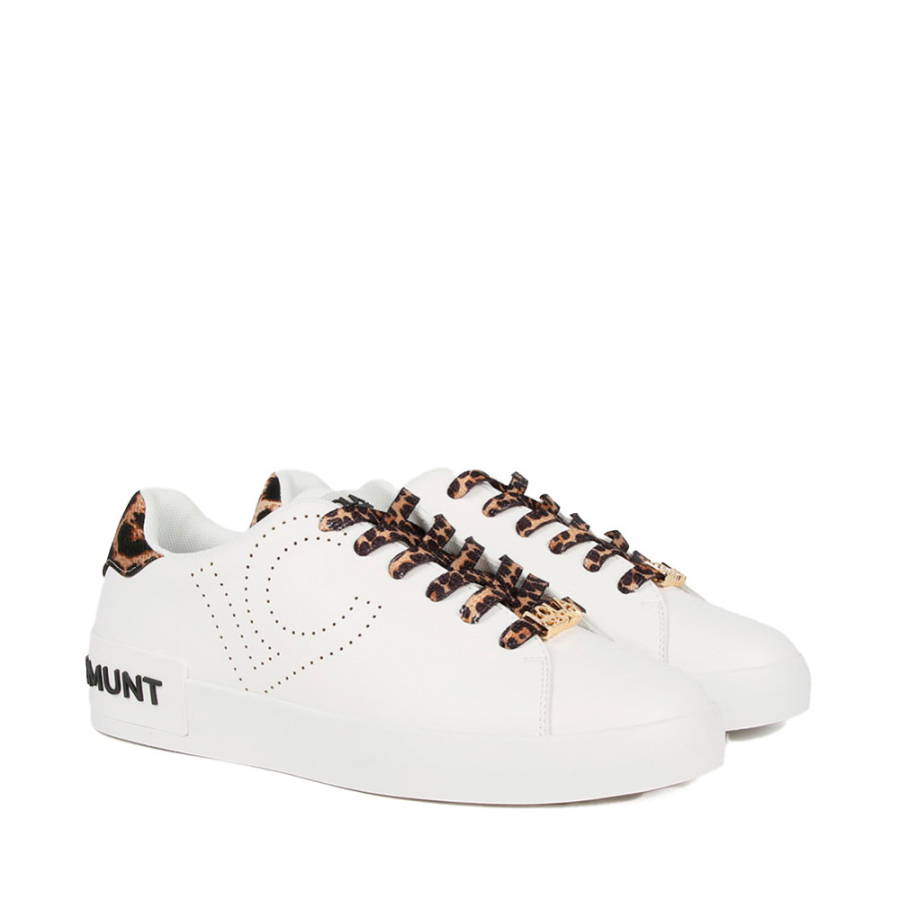 scarpa-sportiva-con-dettaglio-traforato scarpa-sportiva-con-dettaglio-traforato