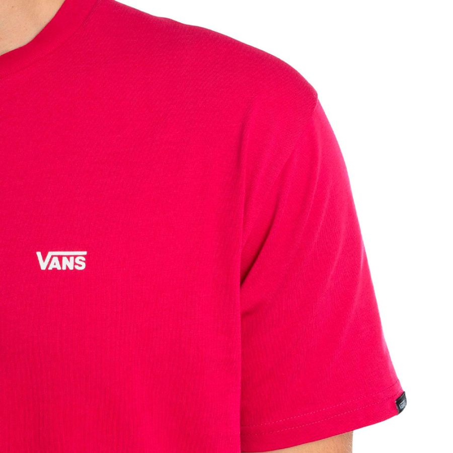 t-shirt-mit-logo-auf-der-linken-brust t-shirt-mit-logo-auf-der-linken-brust
