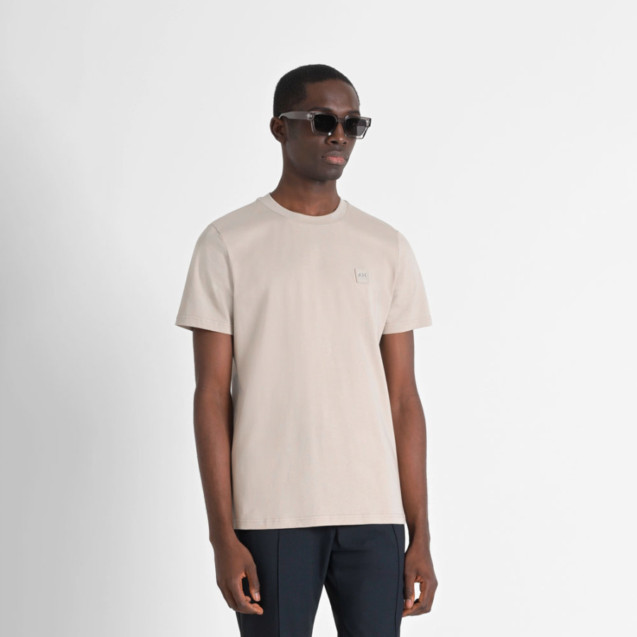 t-shirt-vestibilita-regolare-con-logo-in-metallo t-shirt-vestibilita-regolare-con-logo-in-metallo