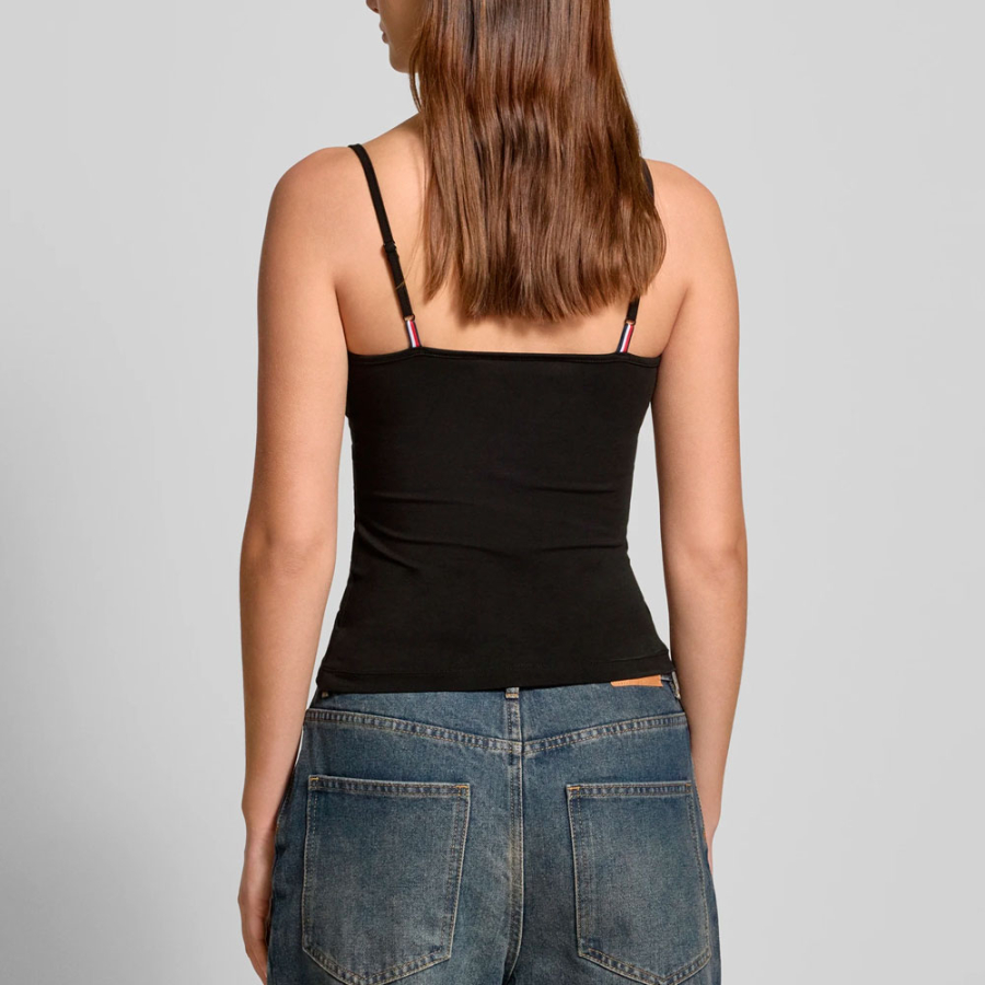 top-essentiel-a-coupe-ajustee top-essentiel-a-coupe-ajustee