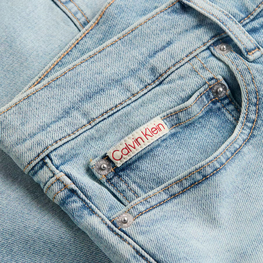 short-slim-en-jean-leger