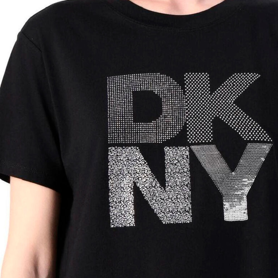 t-shirt-mit-logo-und-verzierungen t-shirt-mit-logo-und-verzierungen
