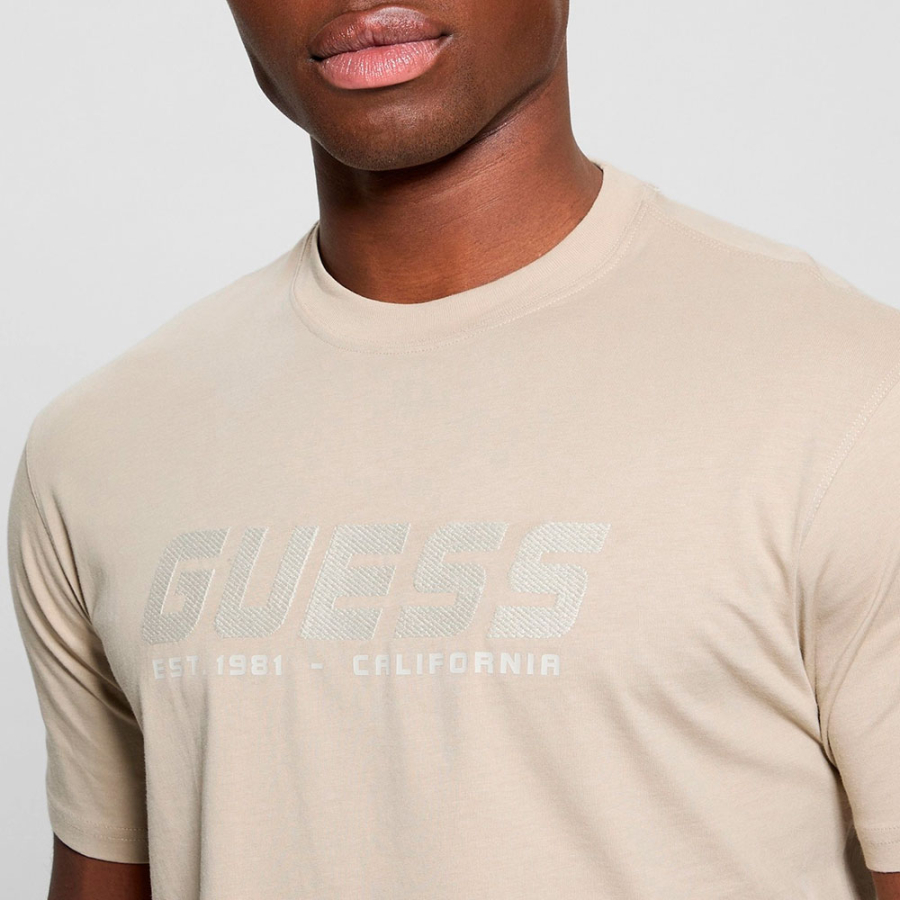 t-shirt-with-front-logo t-shirt-with-front-logo