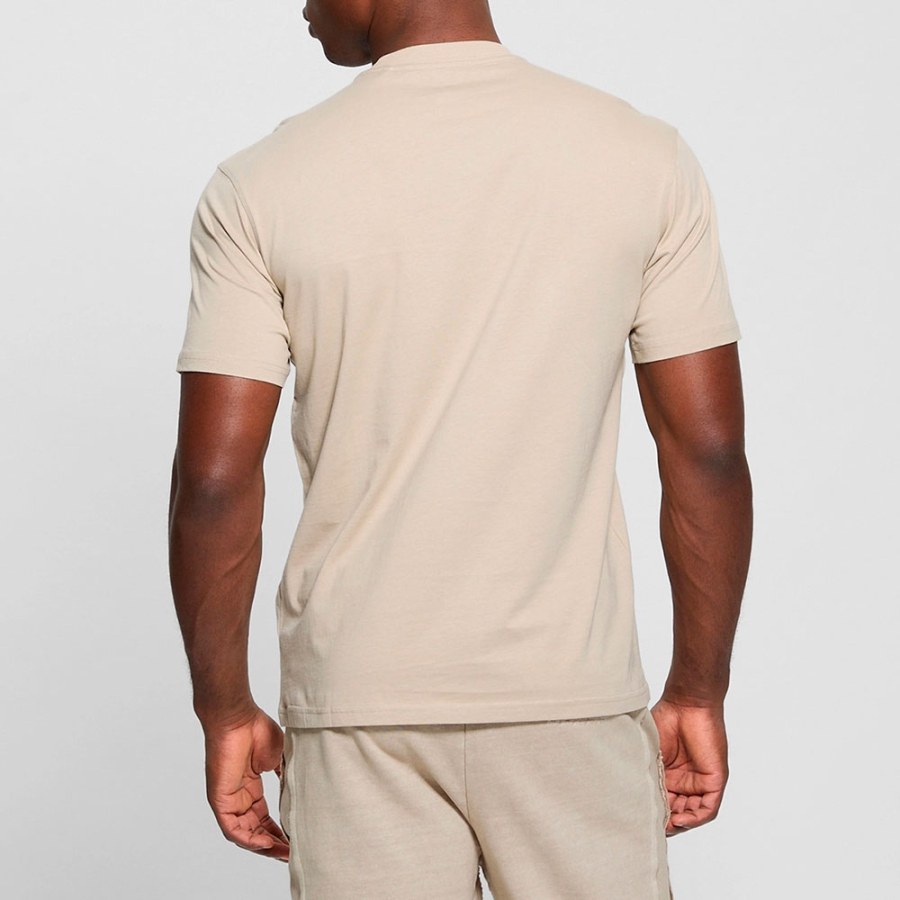 camiseta-com-logo-frontal camiseta-com-logo-frontal