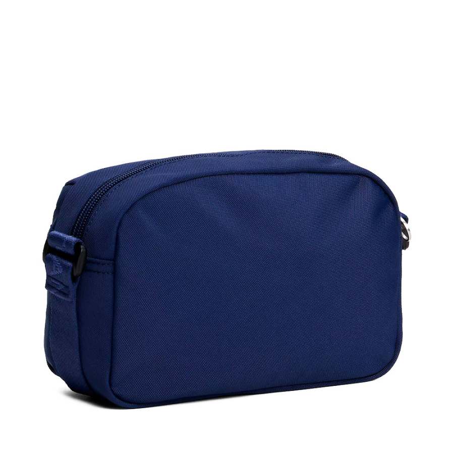 essential-messenger-bag-with-logo