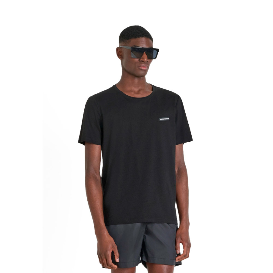 regular-fit-t-shirt-with-rubber-logo-patch regular-fit-t-shirt-with-rubber-logo-patch