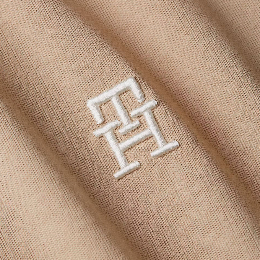 t-shirt-con-monogramma-th-a-contrasto t-shirt-con-monogramma-th-a-contrasto