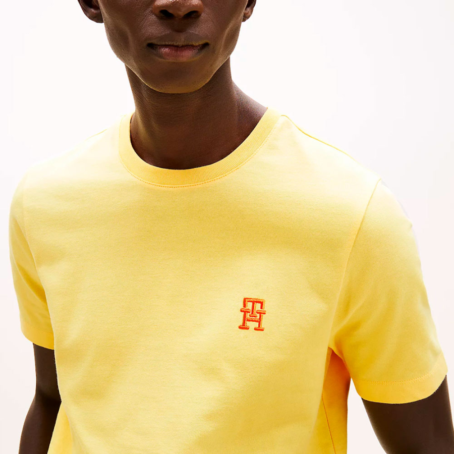 t-shirt-con-monogramma-th-a-contrasto t-shirt-con-monogramma-th-a-contrasto