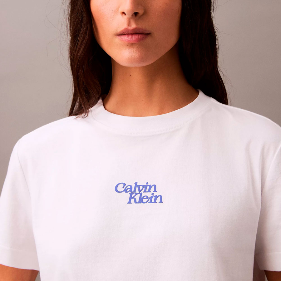 camiseta-con-logo-aterciopelado camiseta-con-logo-aterciopelado