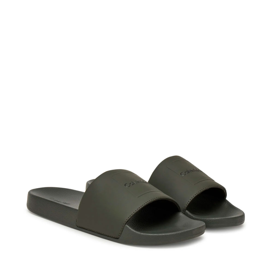 pool-flip-flops-mit-logo pool-flip-flops-mit-logo