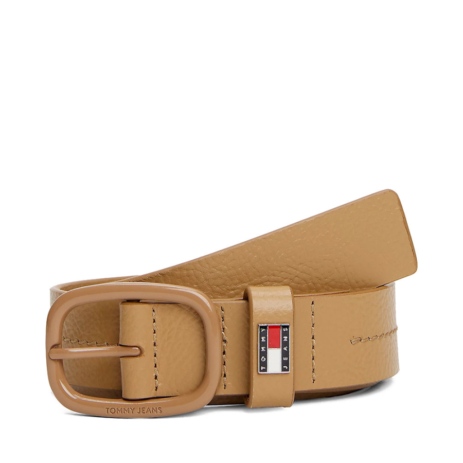 leather-belt-with-distinctive-badge leather-belt-with-distinctive-badge