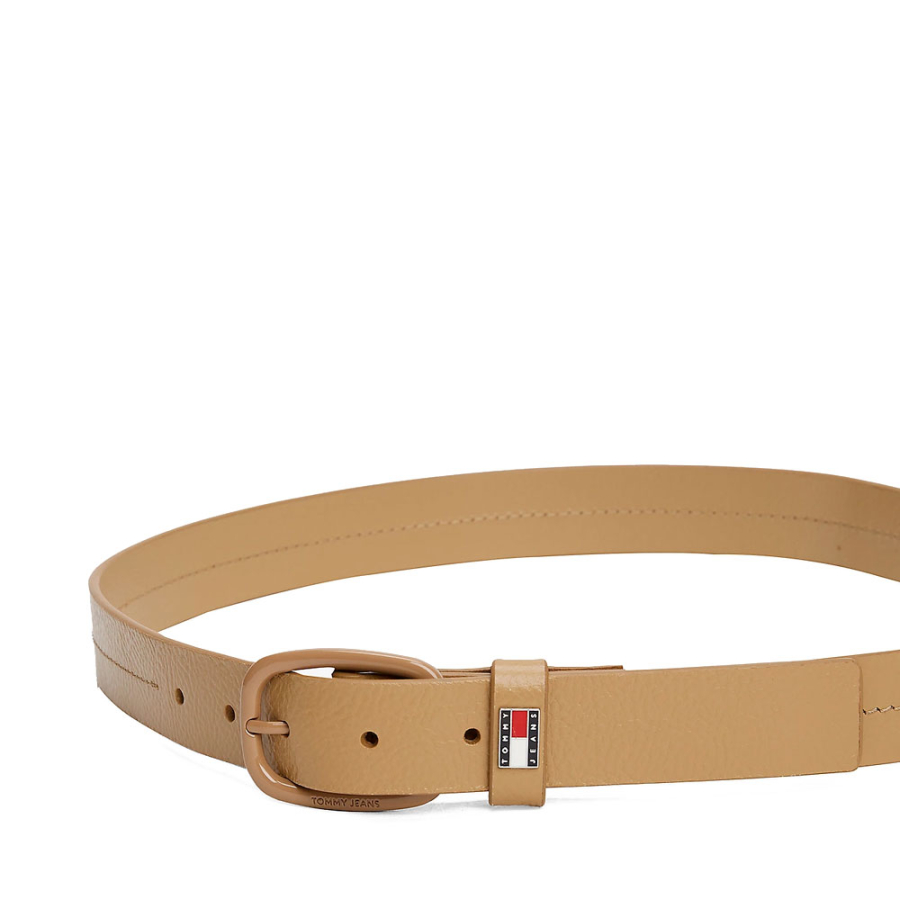 leather-belt-with-distinctive-badge leather-belt-with-distinctive-badge