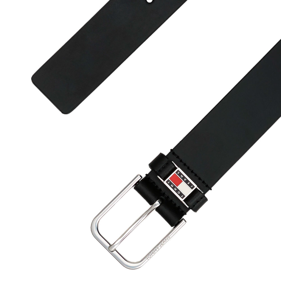 cinturon-de-piel-con-logo-en-bajo-relieve cinturon-de-piel-con-logo-en-bajo-relieve