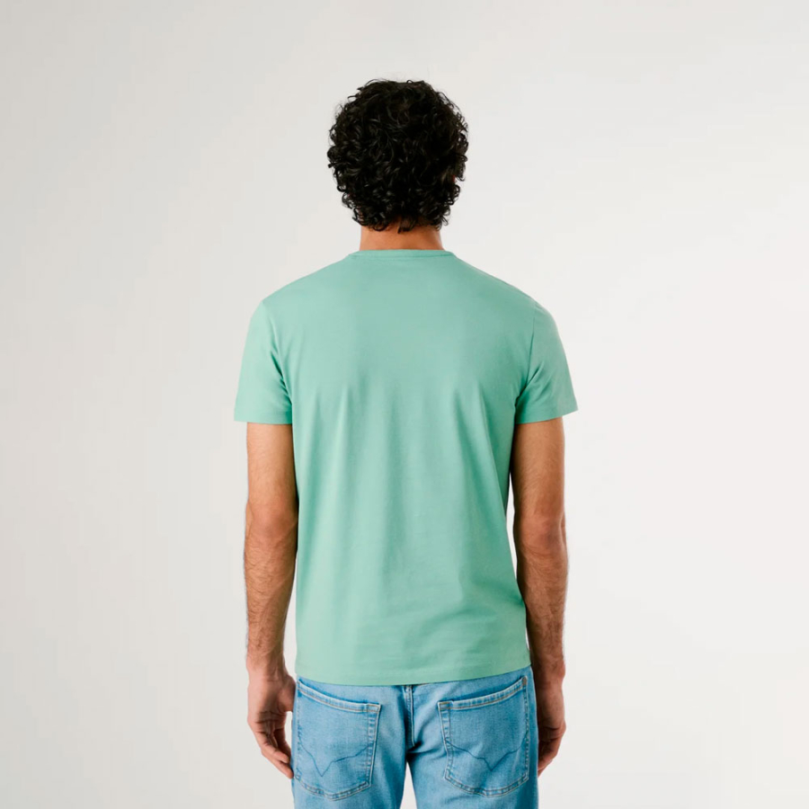 camiseta-slim-fit-com-logo-estampado camiseta-slim-fit-com-logo-estampado