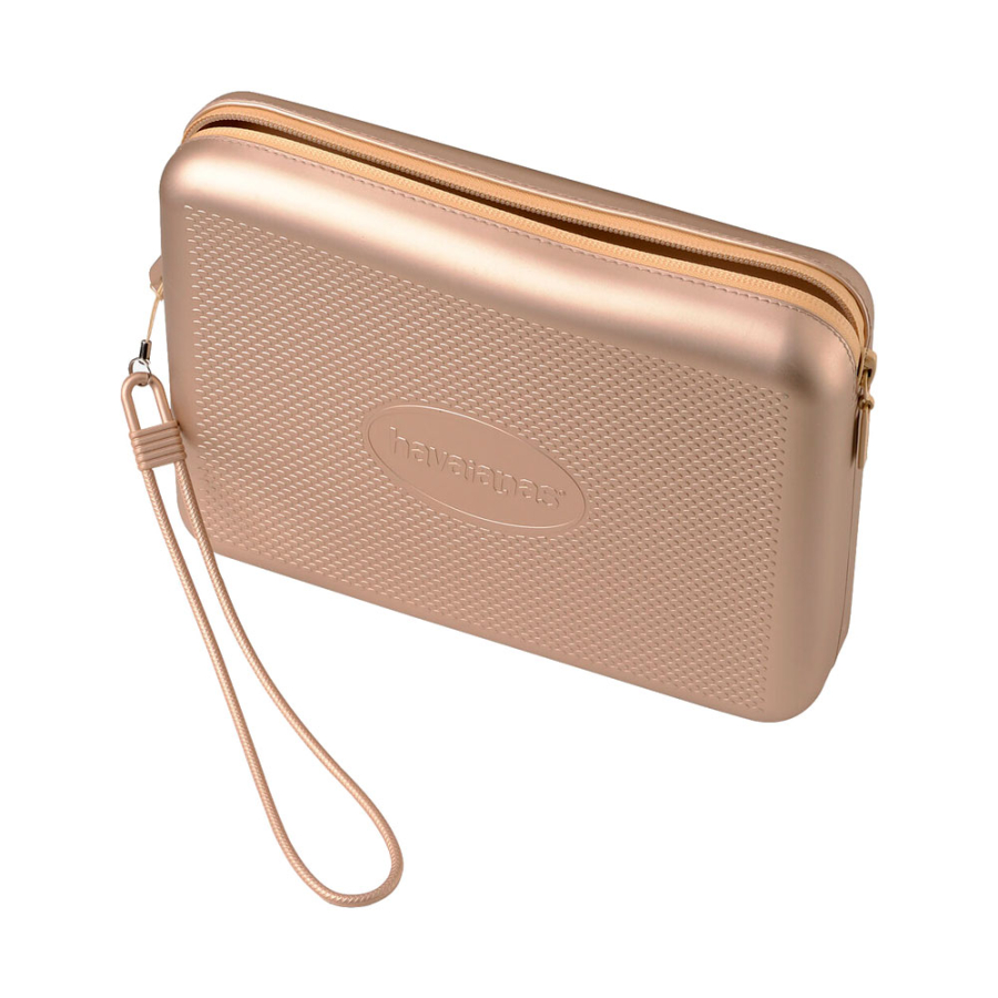havaianas-beach-metallic-champagne-toiletry-bag havaianas-beach-metallic-champagne-toiletry-bag