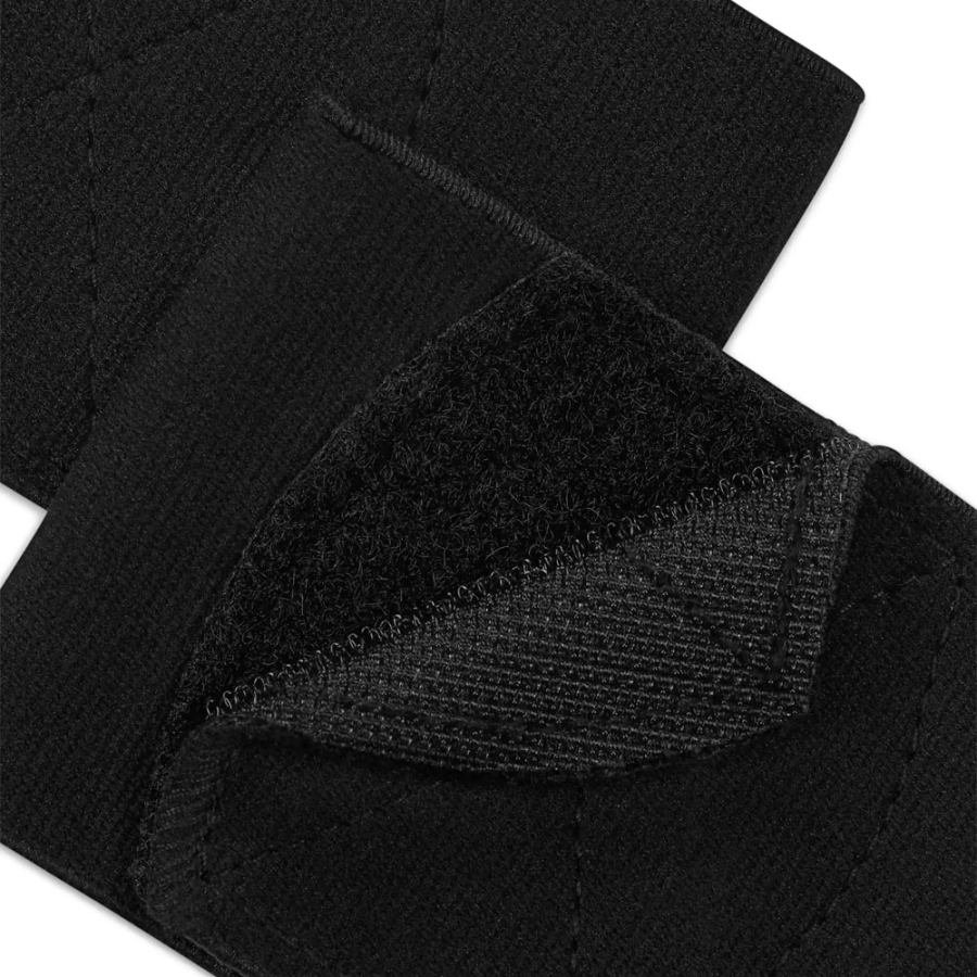nike-guard-stay-ii-wristband-black-and-white nike-guard-stay-ii-wristband-black-and-white