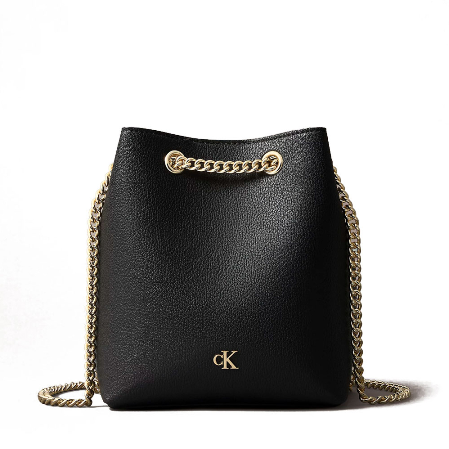 minimalistische-monogramm-ketten-beuteltasche