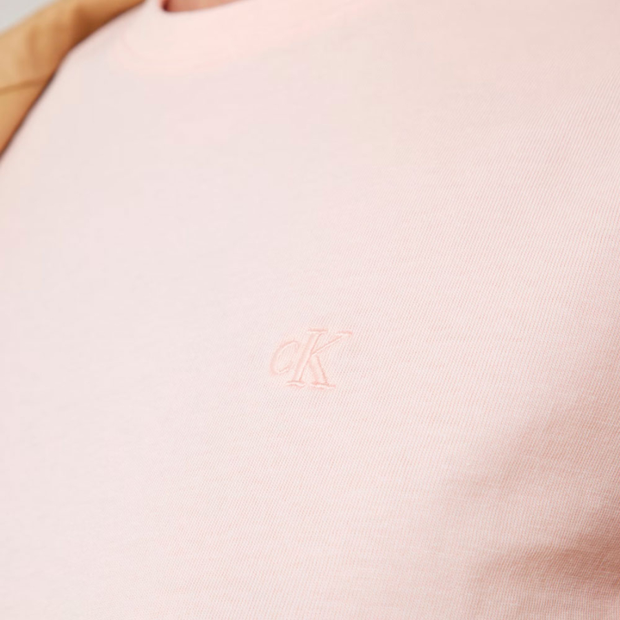 camiseta-monogram-crew camiseta-monogram-crew